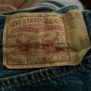 Levi’s 501 straight leg jeans. 32x30